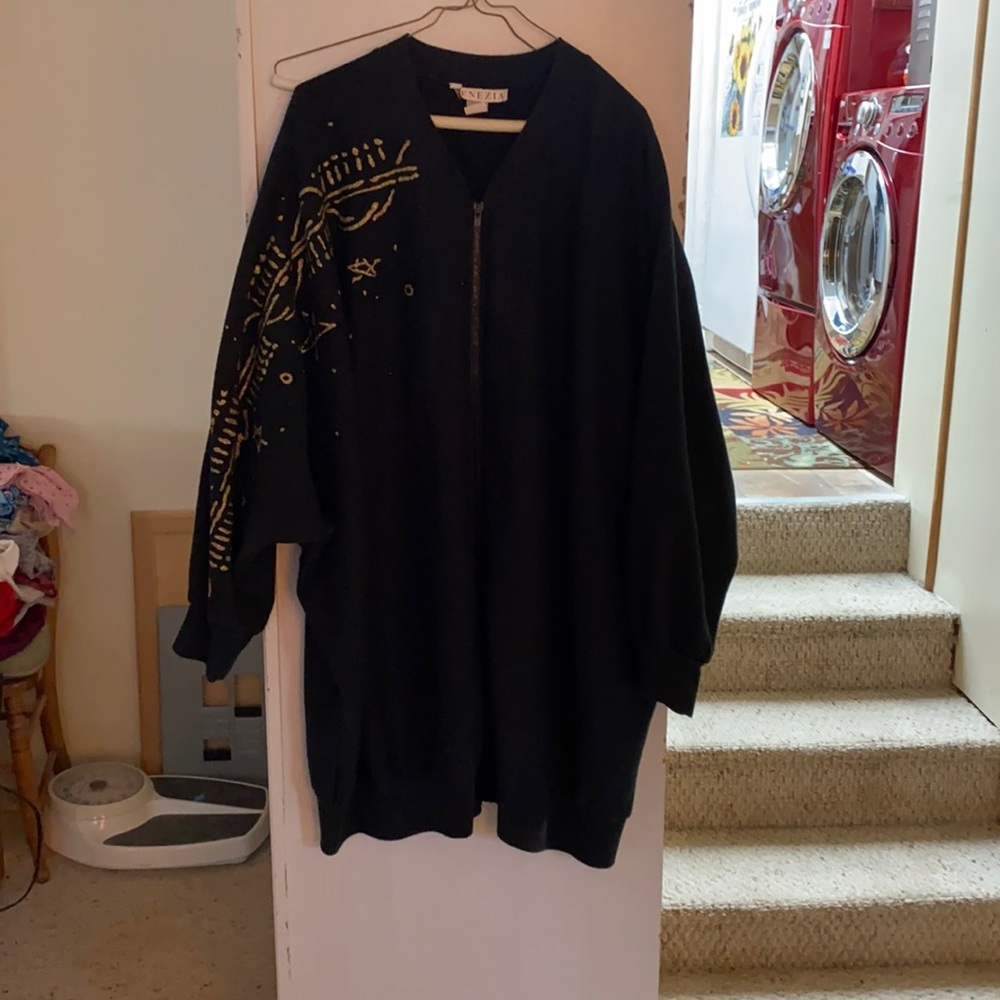 Women’s 3X Venezia long black zippered sweatshirt